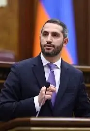 l-identite-du-fra-c-est-la-corruption-affirme-le-president-du-parlement-armenien
