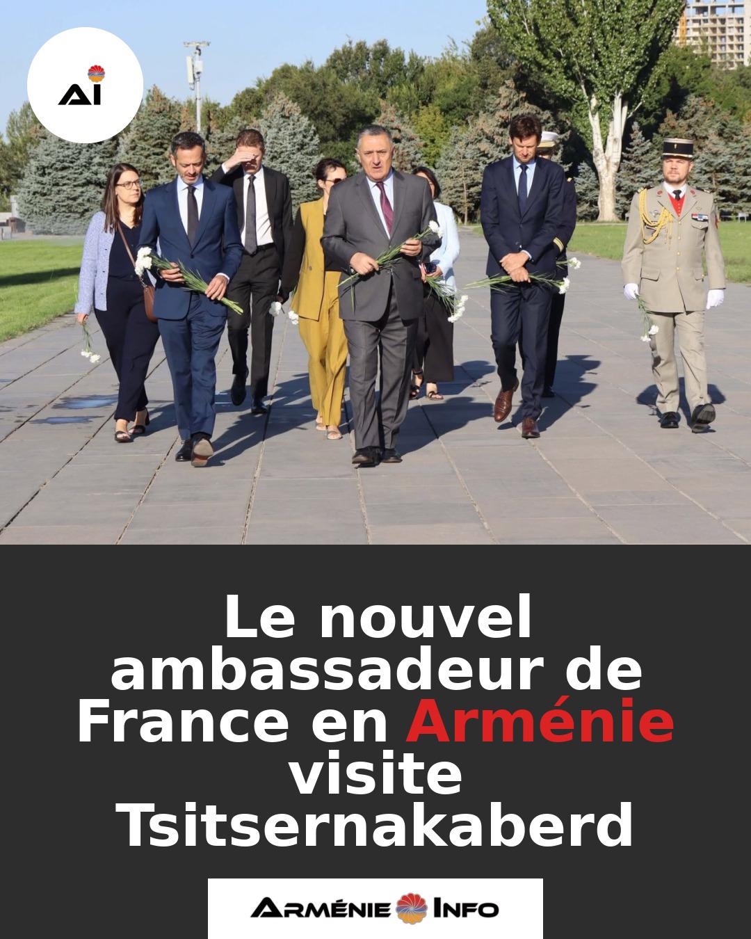 Le-nouvel-ambassadeur-de-France-en-Armenie-visite-Tsitsernakaberd